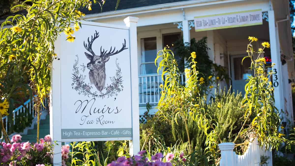 The outside of a vegan tea house called Muir's Tea Room in California. 