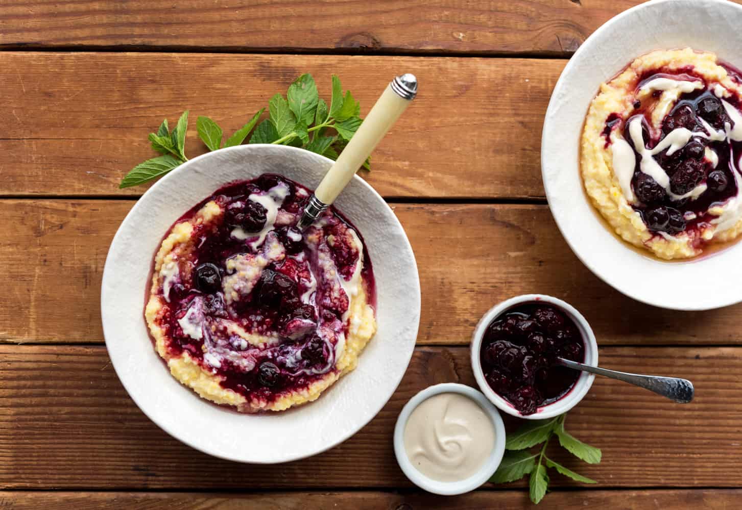 10 Vegan Breakfast Ideas | World of Vegan | #breakfast #vegan #waffles #smoothies #oatmeal #worldofvegan