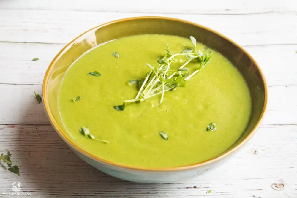 Cleansing Detox Soup | Leek & Vegetable Green Soup | WorldofVegan.com | #vegan #cleanse #cleansing #healthy #nutrition #vegan #vegetarian 