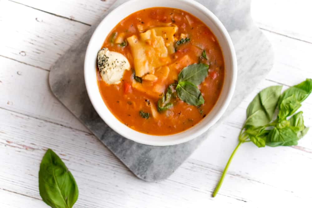 Lasagna Soup | Easy Vegan Recipe | WorldoVegan.com | #vegan #soup #lasagna #winter #cozy #vegetarian
