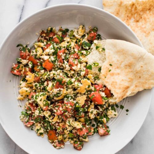Garlicky Tofu Tabbouleh | Easy Fresh Lunch Idea | WorldofVegan.com | #tabbouleh #bulgur #salad #tofu #veganlunch #middleeasternvegan #mediterraneanvegan