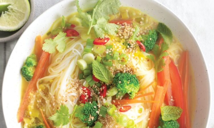 Vegan Thai Curry Soup Recipe | WorldofVegan.com | #vegan #soup #winter #cozy #health #recipe #thai #curry