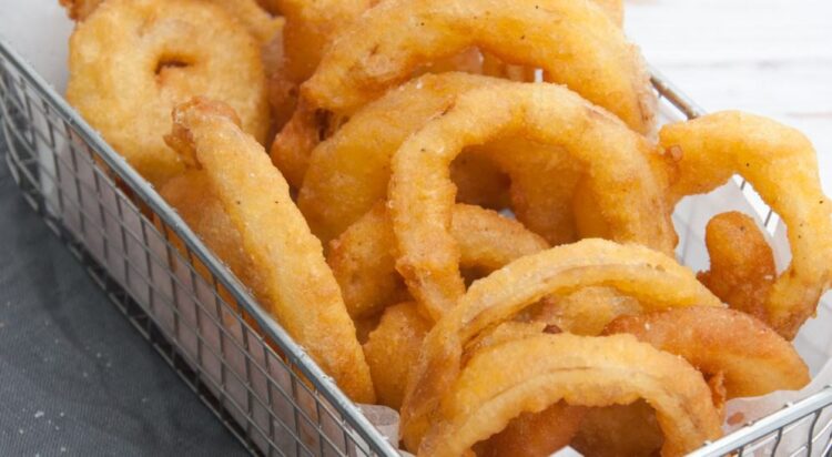 Onion Rings | Vegan Appetizer | WorldofVegan.com | #vegan #appetizer #party #summer #holidays #worldofvegan