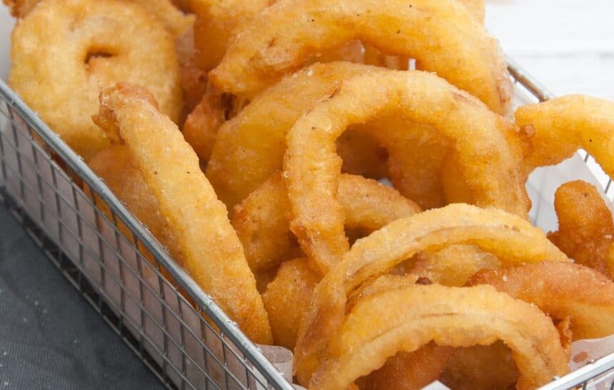 Onion Rings | Vegan Appetizer | WorldofVegan.com | #vegan #appetizer #party #summer #holidays #worldofvegan