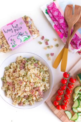 Easy Vegan Pasta Salad Perfect for Parties, Potlucks & Picnics | WorldofVegan.com #vegan #easter #bunny #pasta #picnic #potluck