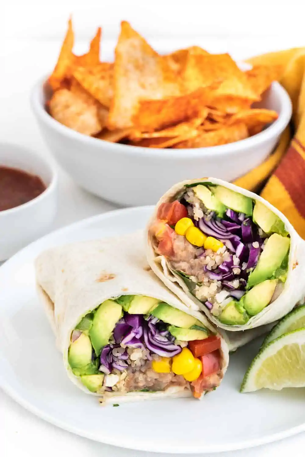 Super Easy Vegan Burrito | Worldofvegan.com | #burrito #lunch #quinoa #healthy #mexican #worldofvegan