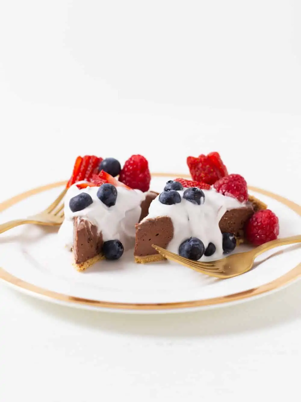 Vegan chocolate pie on a plate.