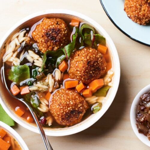 Italian Soup with Quinoa Meatballs | Vegan in College | World of Vegan | #soup #college #recipes #meatballs #quinoa #healthy #worldofvegan