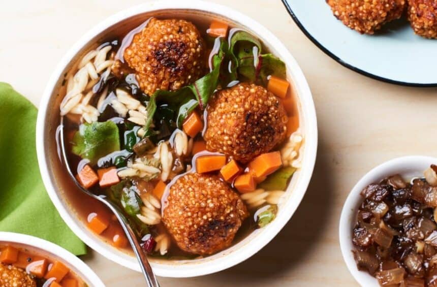 Italian Soup with Quinoa Meatballs | Vegan in College | World of Vegan | #soup #college #recipes #meatballs #quinoa #healthy #worldofvegan