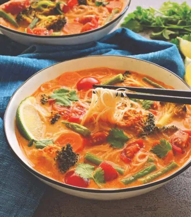 Spicy Red Curry Noodle Soup | World of Vegan | #curry #soup #red #noodles #spicy #indian #vegan #worldofvegan