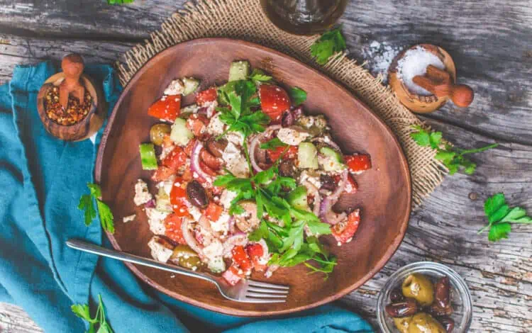 Vegan Greek Salad with Mediterranean Tofu | World of Vegan | #greek #salad #feta #tofu #marinated #mediterranean #worldofvegan