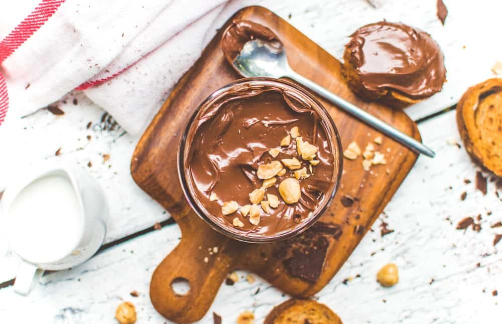 Homemade Vegan Nutella | Chocolate Spread | World of Vegan | #nutella #vegan #recipe #homemade #diy #chocolate #hazelnuts #worldofvegan