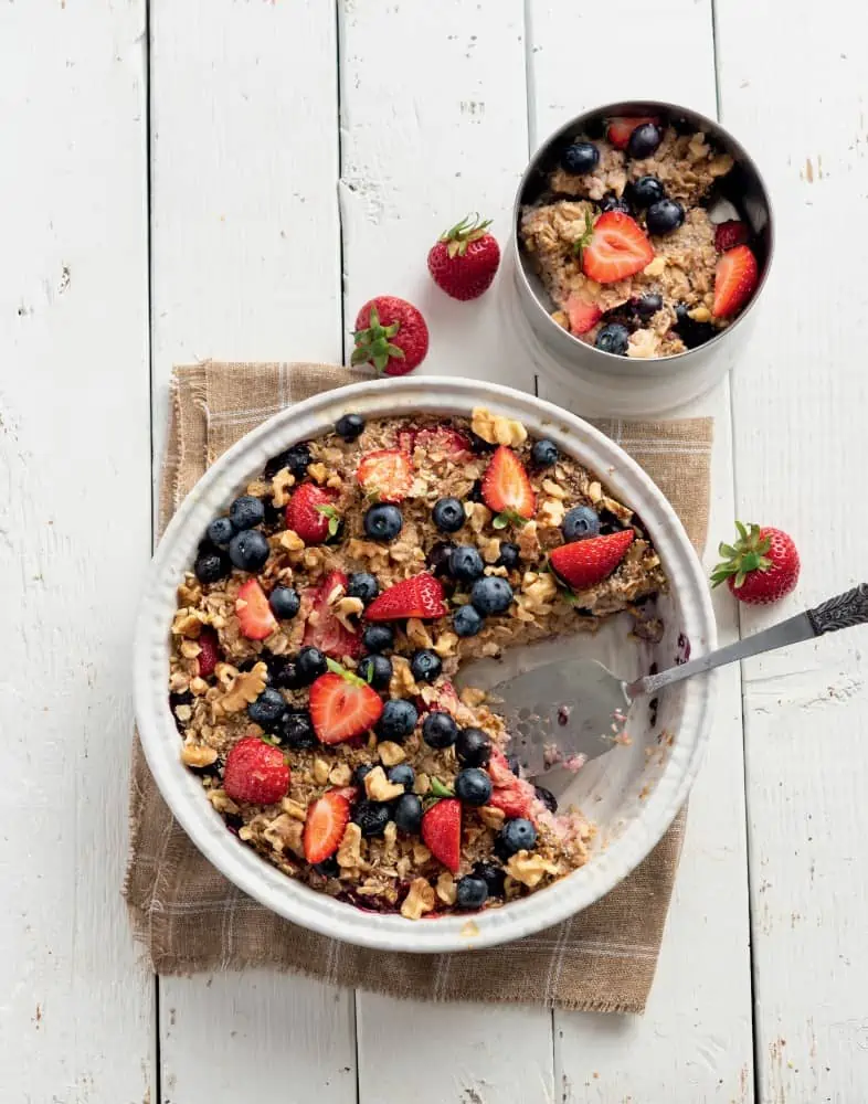 Baked Oatmeal with Berries | Easy Vegan Breakfast | World of Vegan | #breakfast #oatmeal #vegan #berries #baked #easy