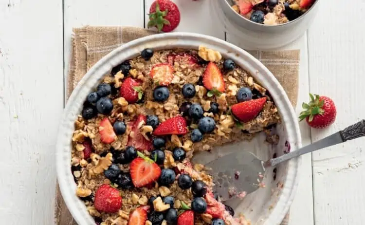 Vegan Baked Oatmeal with Berries