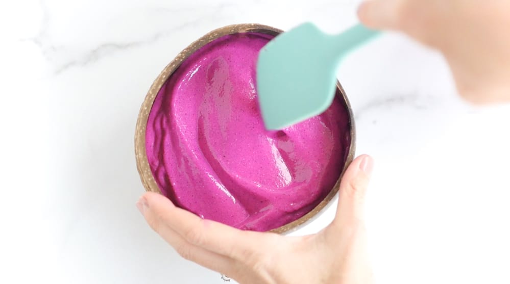 Pink Pitaya Smoothie Bowl | Healthy Dragonfruit Recipe | World of Vegan