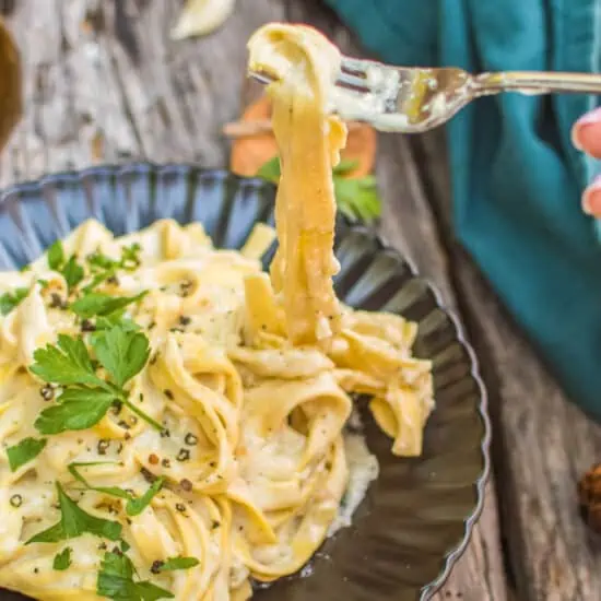 Creamy Vegan Fettuccine Alfredo