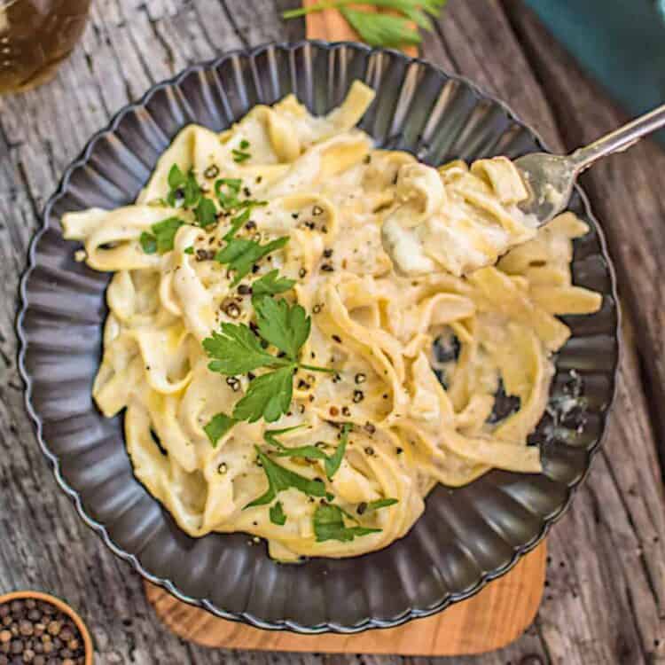 Fresh Zucchini Noodle Bowl