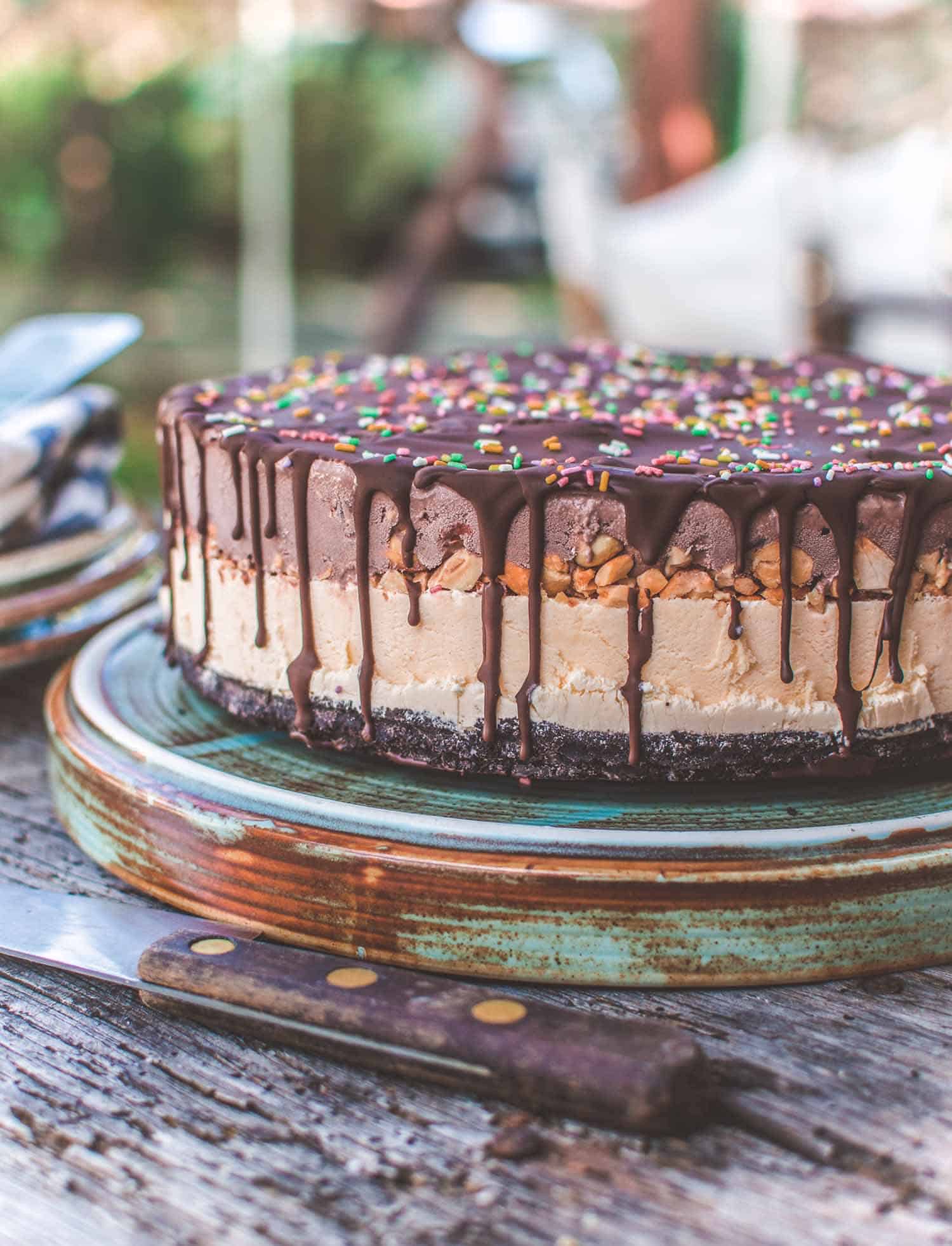 Instagram photo by Bake Shoppe • May 29, 2016 at 7:16pm UTC | Easy cake  decorating, Cool birthday cakes, Cake decorating