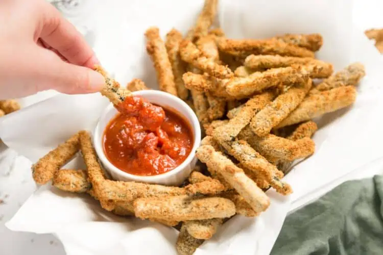 crispy air fryer zucchini fries