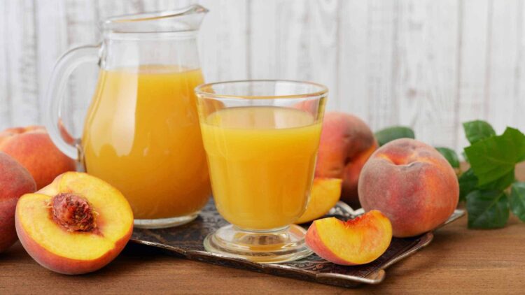 Fresh Peach Juice Recipe {How to Juice Peaches}