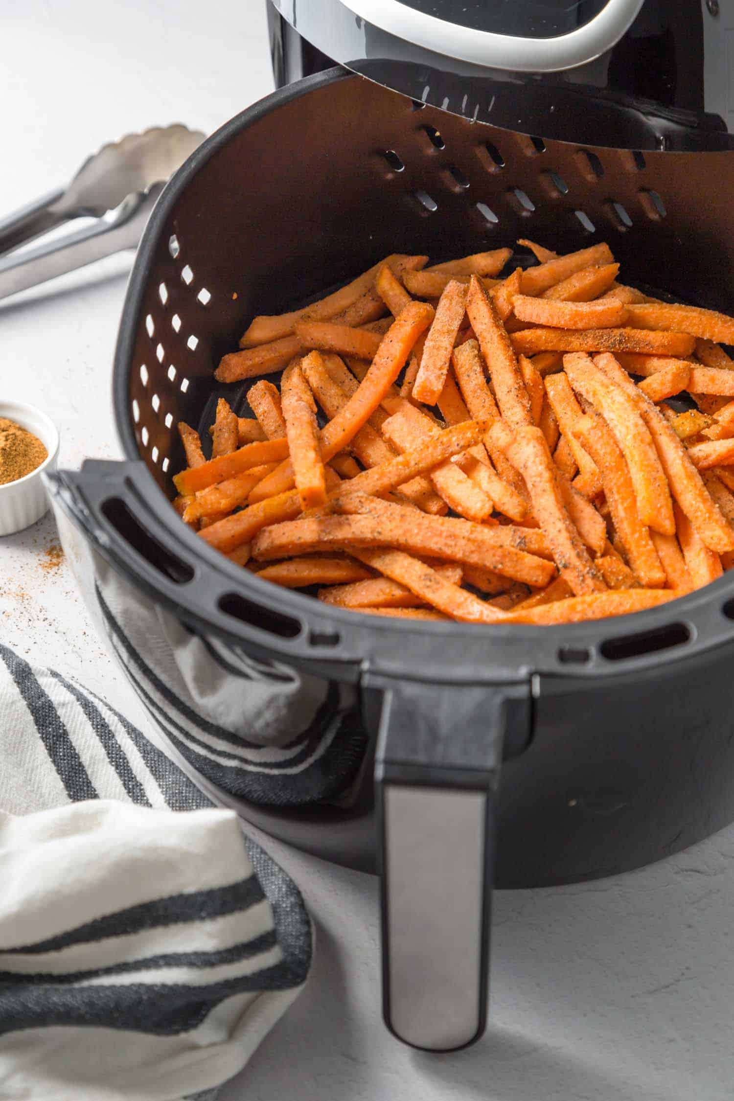 how to make sweet potato fries in the air fryer