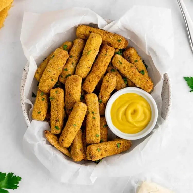 Vegan Soft Pretzel Bites With Cheese Dip