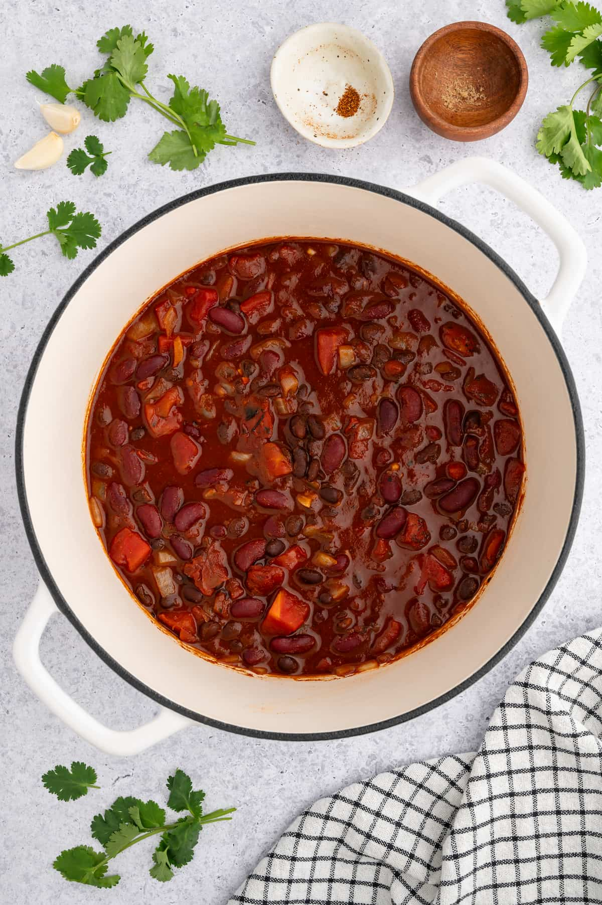 The vegan chili in the large Dutch oven after simmering.