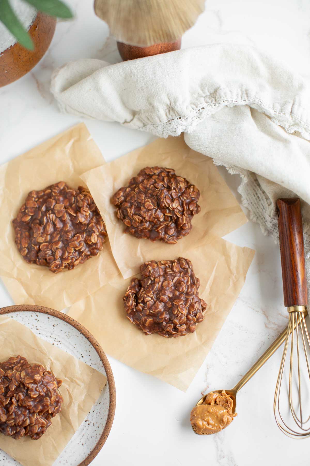 Vegan no-bake-cookies on wax paper.