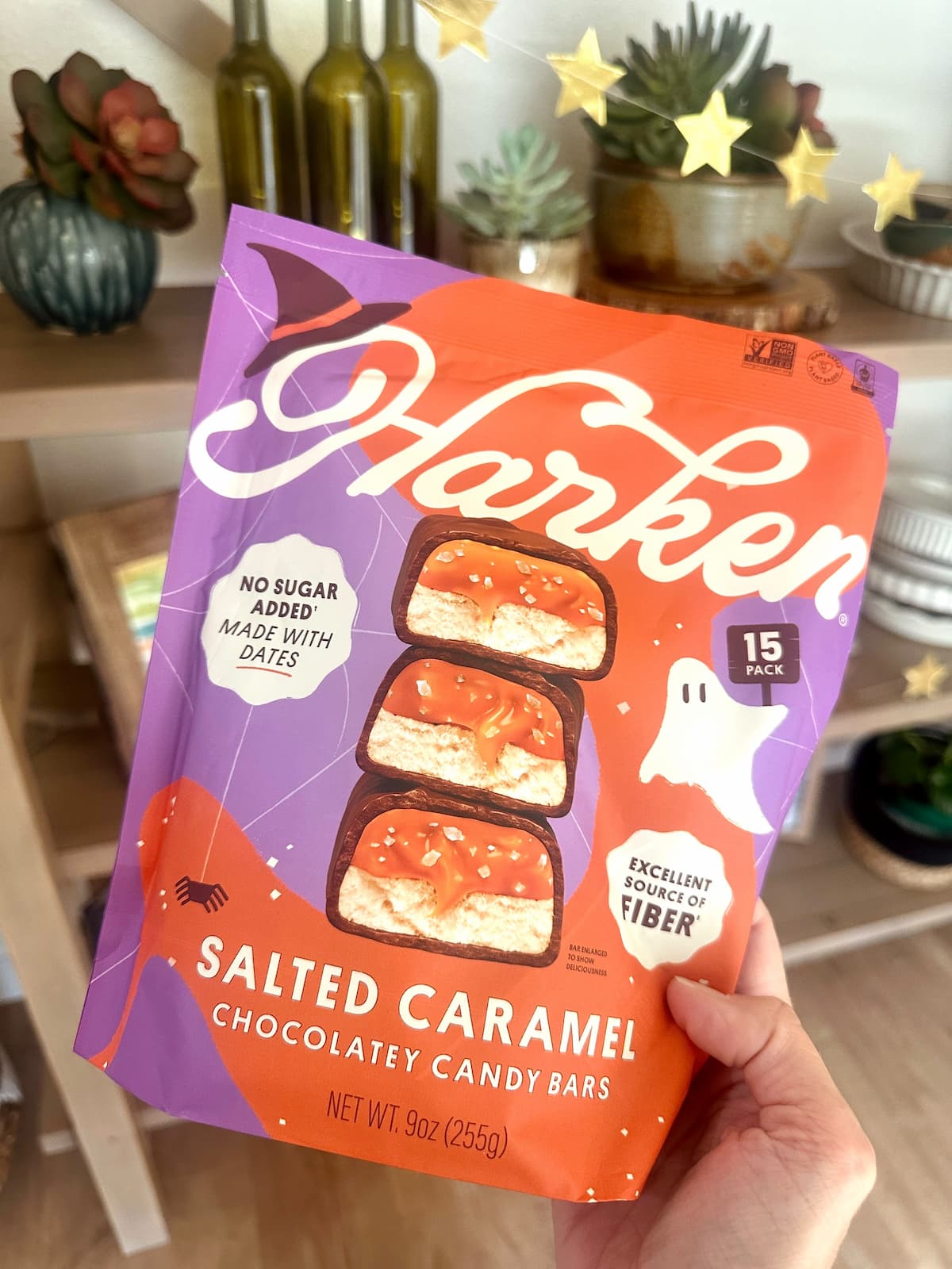 Harken sweet vegan Halloween candy bars in salted caramel in a ghostly decorated bag.