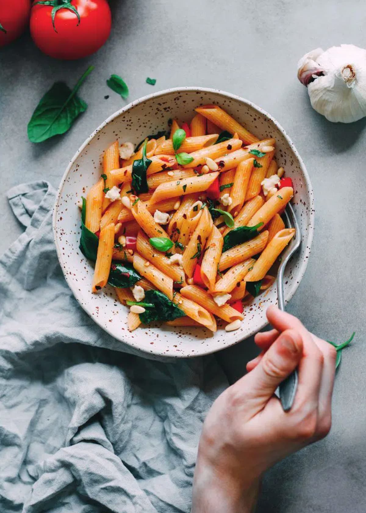 An easy pasta and greens recipe for the Instant Pot by Alena at Nutriciously.com.